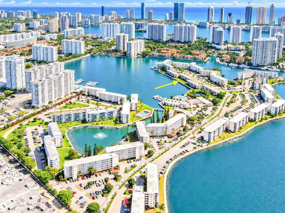 2949 Point East Dr #B304 Aventura, FL 33160