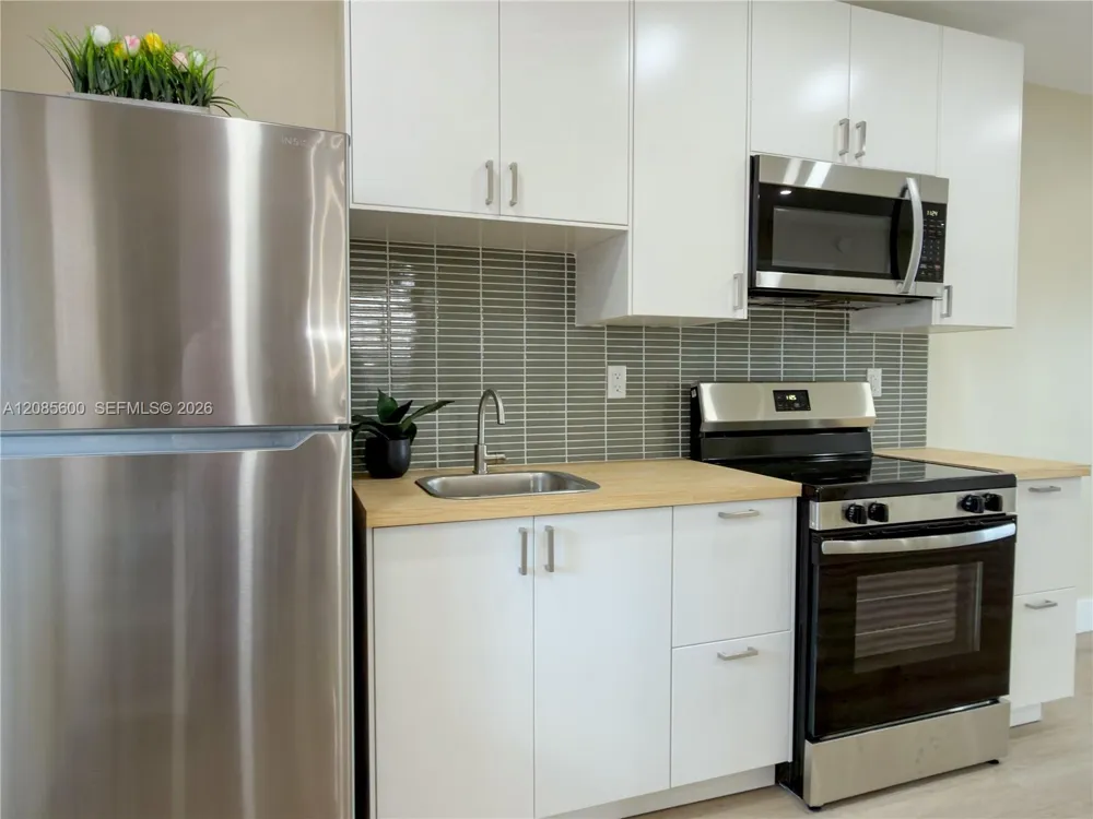 2949 Point East Dr #B304 Aventura, FL 33160
