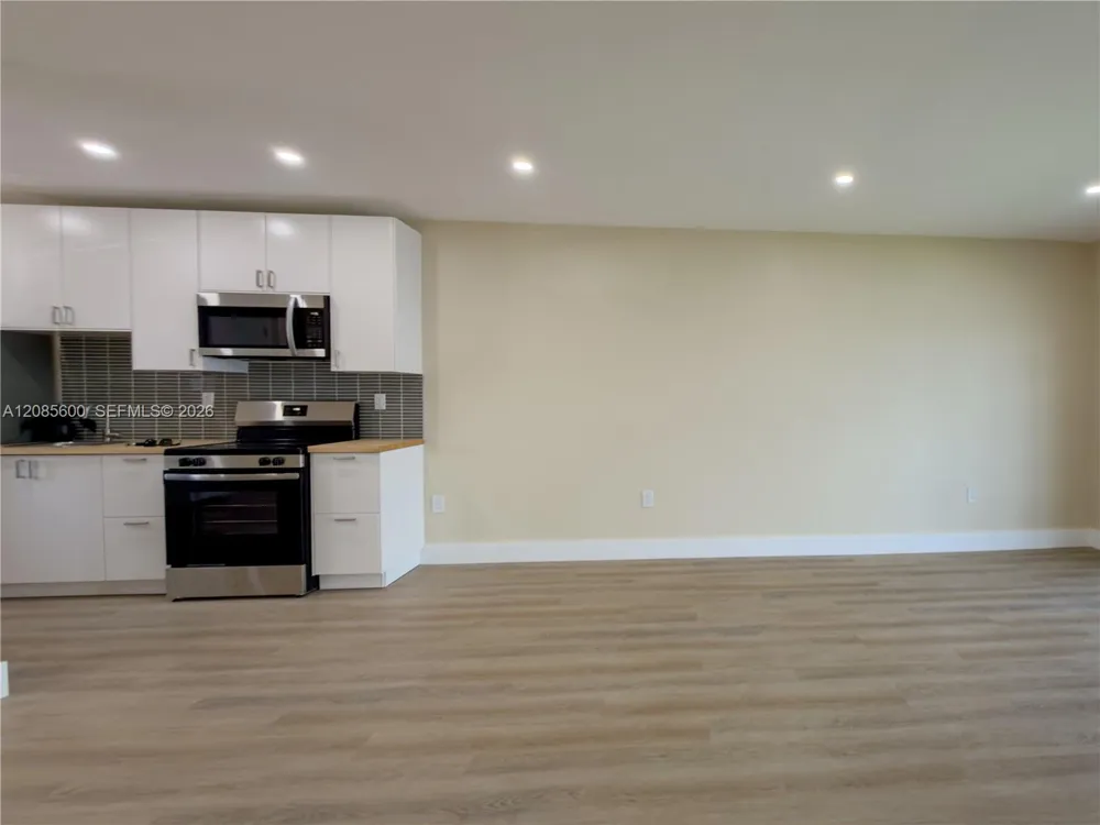 2949 Point East Dr #B304 Aventura, FL 33160