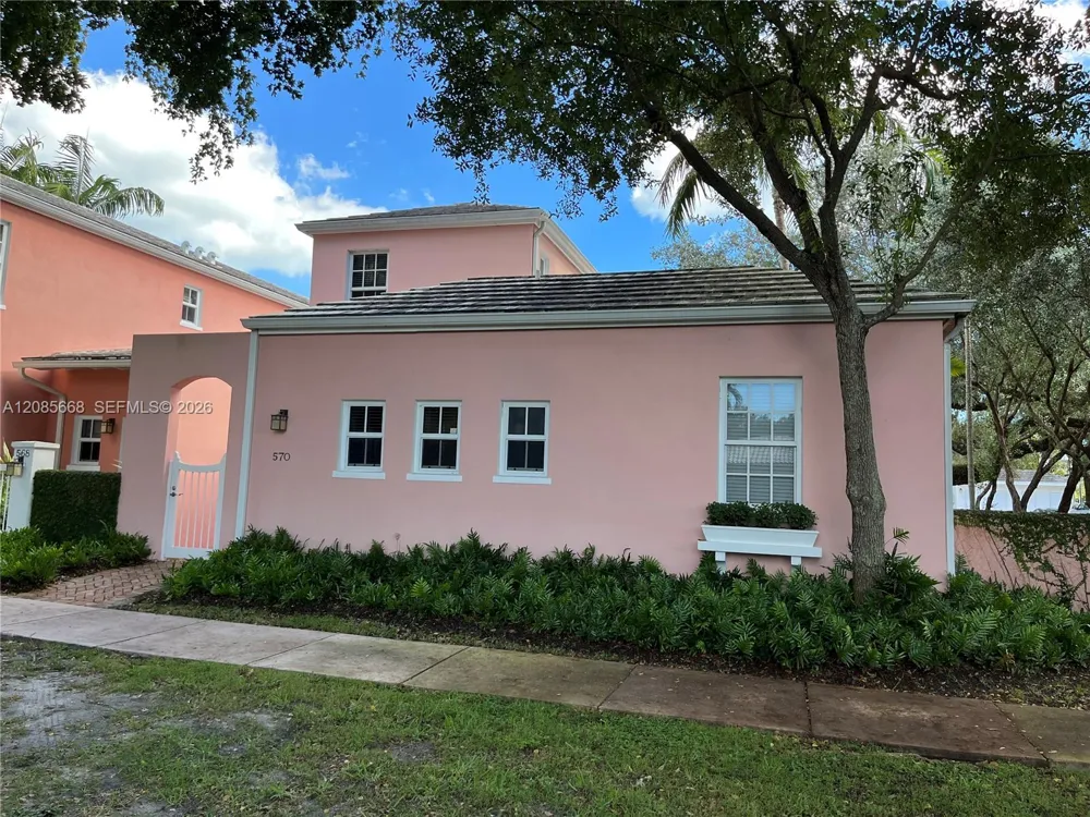 570 Loretto Ave #10 Coral Gables, FL 33146
