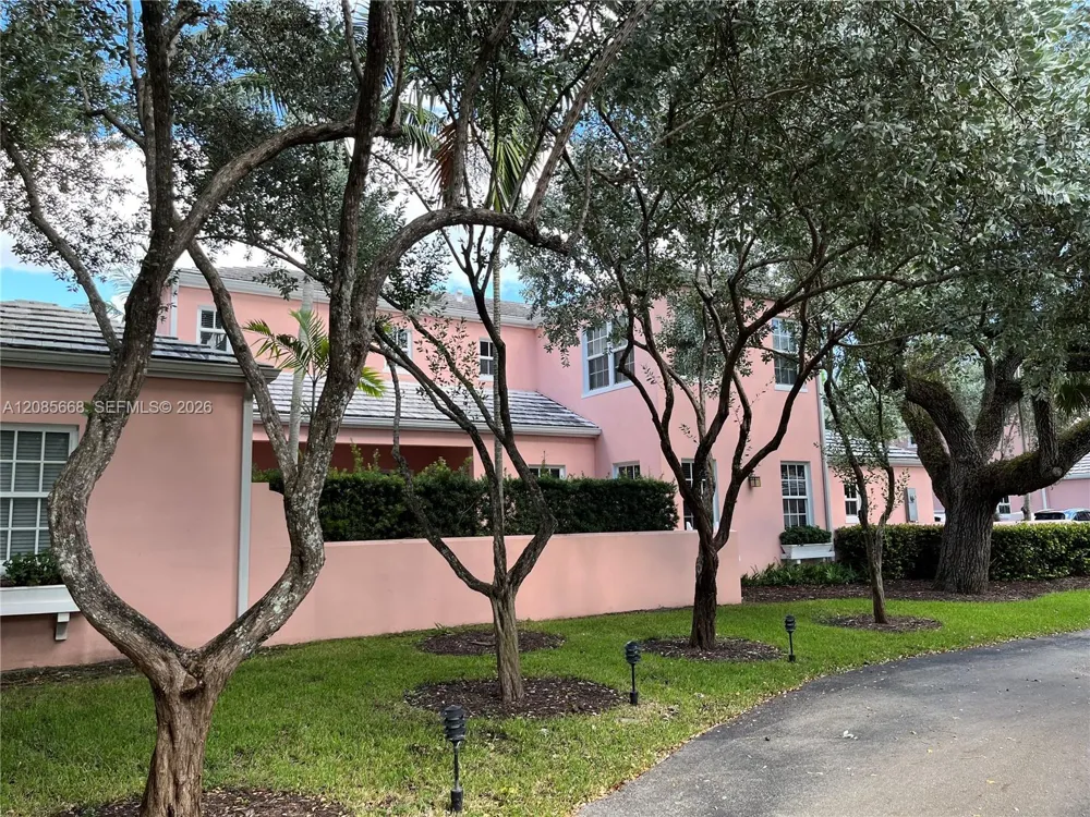 570 Loretto Ave #10 Coral Gables, FL 33146