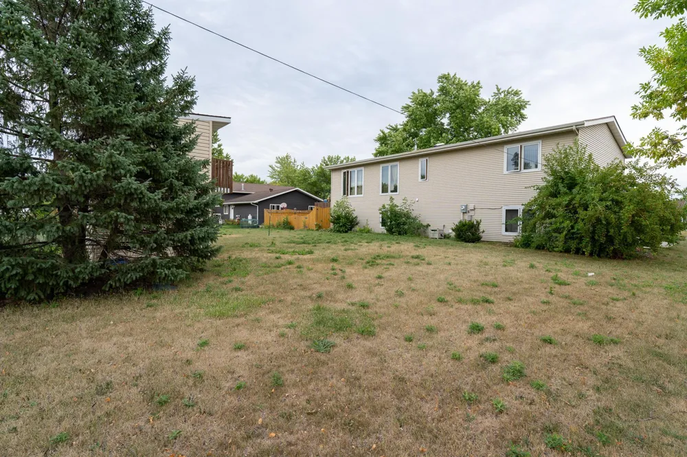202 11th Avenue E West Fargo, ND 58078