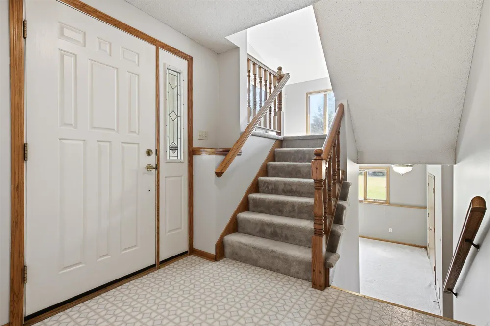 5758 Heather Ridge Drive Shoreview, MN 55126
