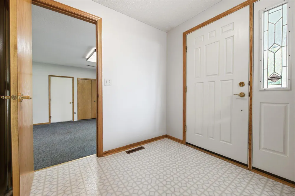 5758 Heather Ridge Drive Shoreview, MN 55126