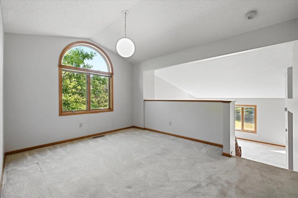 5758 Heather Ridge Drive Shoreview, MN 55126