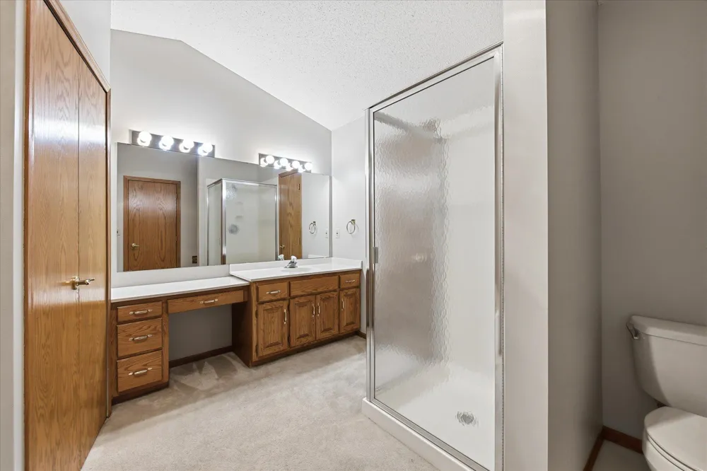 5758 Heather Ridge Drive Shoreview, MN 55126