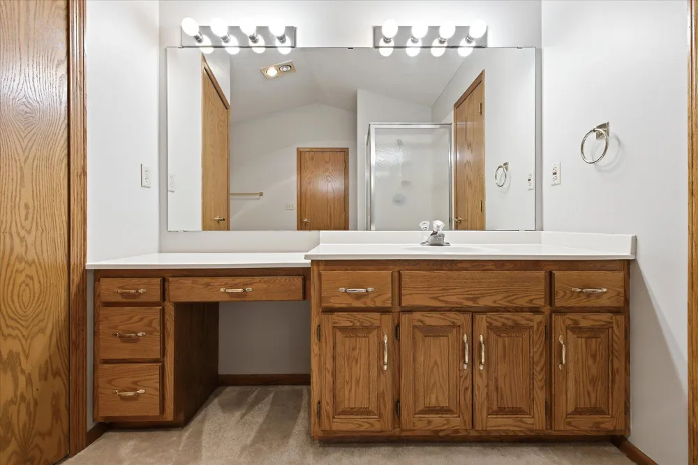 5758 Heather Ridge Drive Shoreview, MN 55126