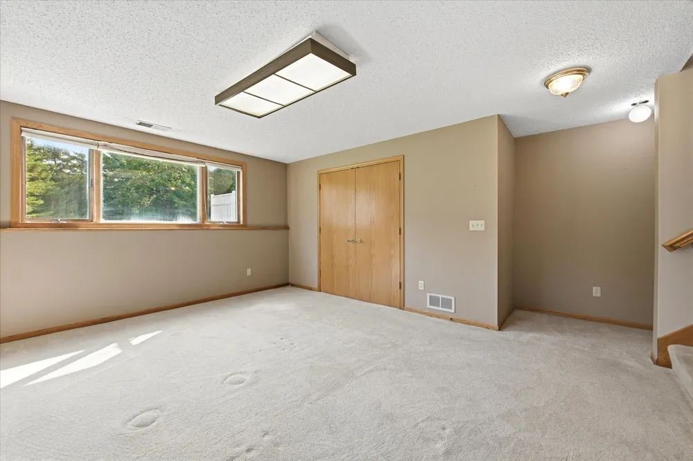 5758 Heather Ridge Drive Shoreview, MN 55126