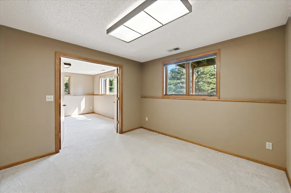 5758 Heather Ridge Drive Shoreview, MN 55126