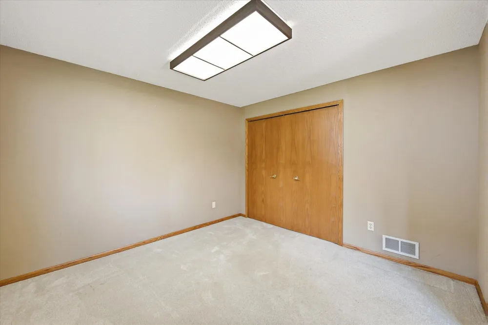 5758 Heather Ridge Drive Shoreview, MN 55126