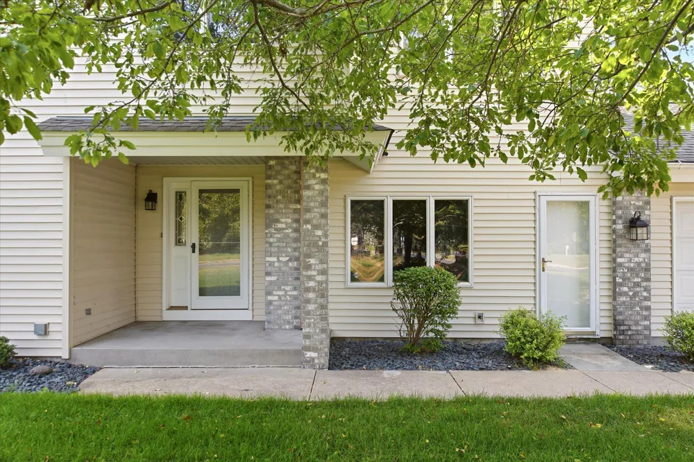 5758 Heather Ridge Drive Shoreview, MN 55126