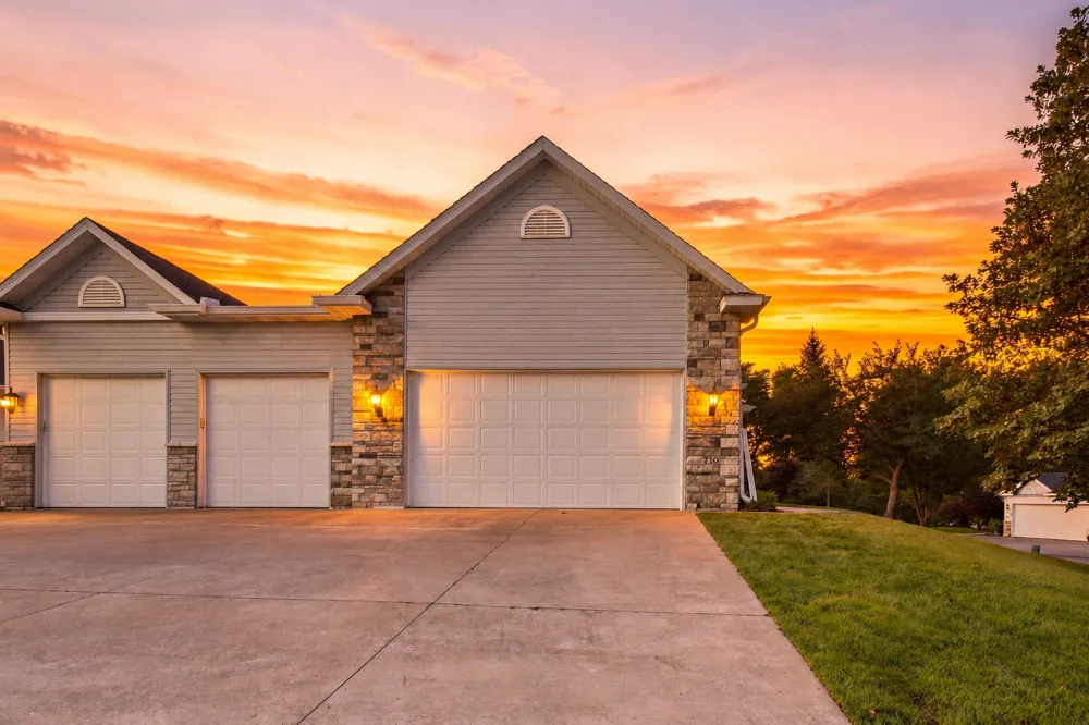 710 Gilfillan Lane White Bear, MN 55127