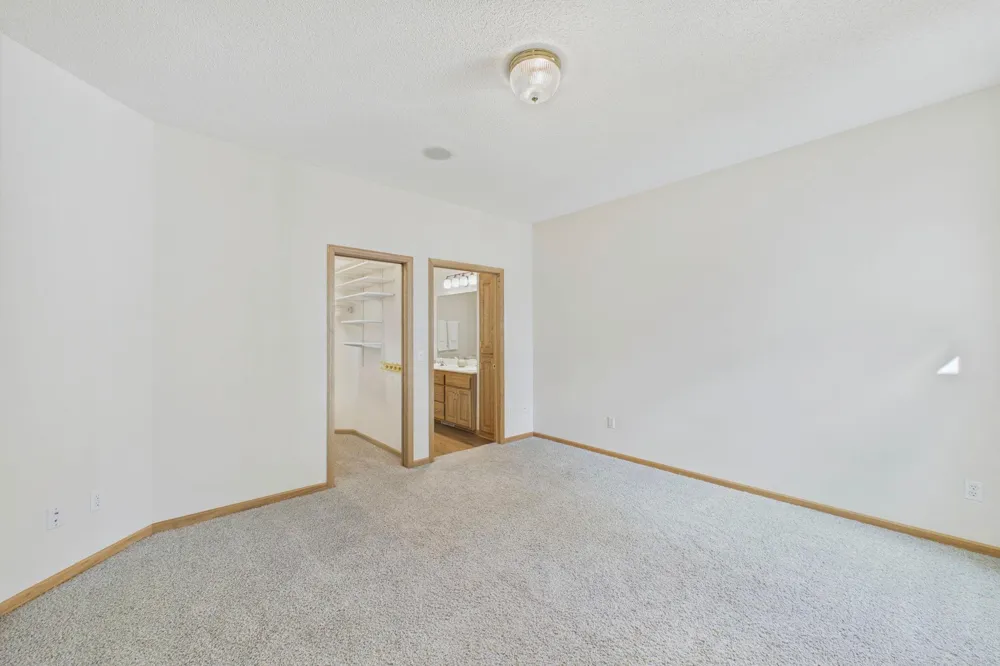 710 Gilfillan Lane White Bear, MN 55127