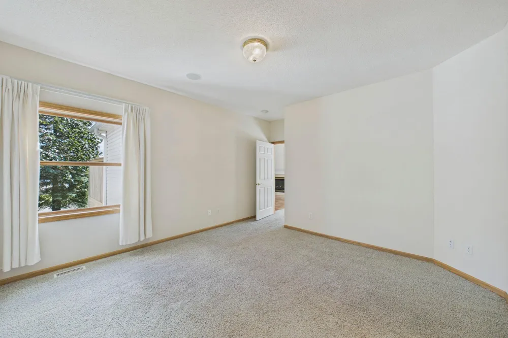 710 Gilfillan Lane White Bear, MN 55127