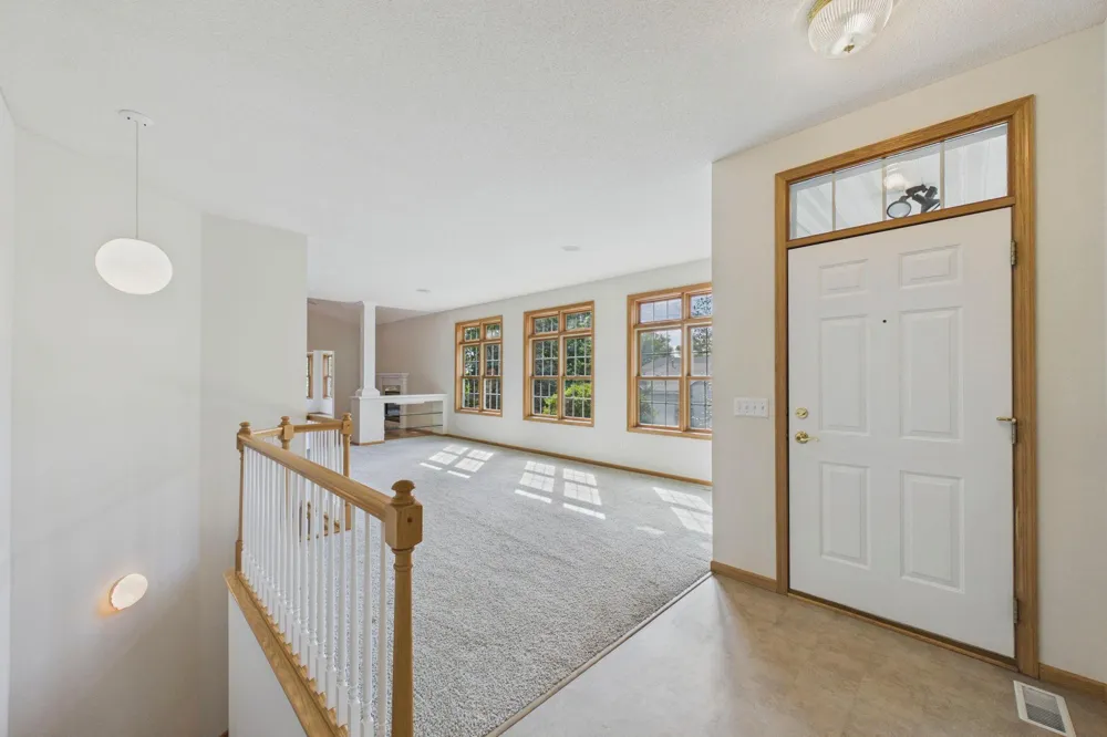 710 Gilfillan Lane White Bear, MN 55127