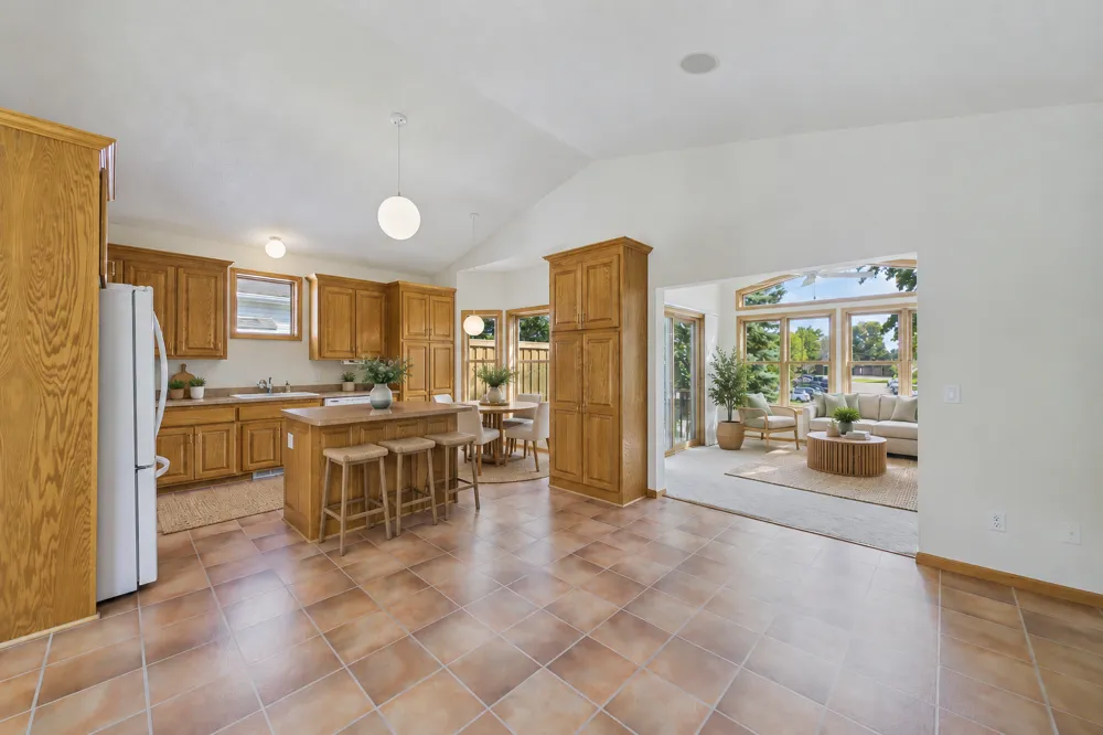710 Gilfillan Lane White Bear, MN 55127