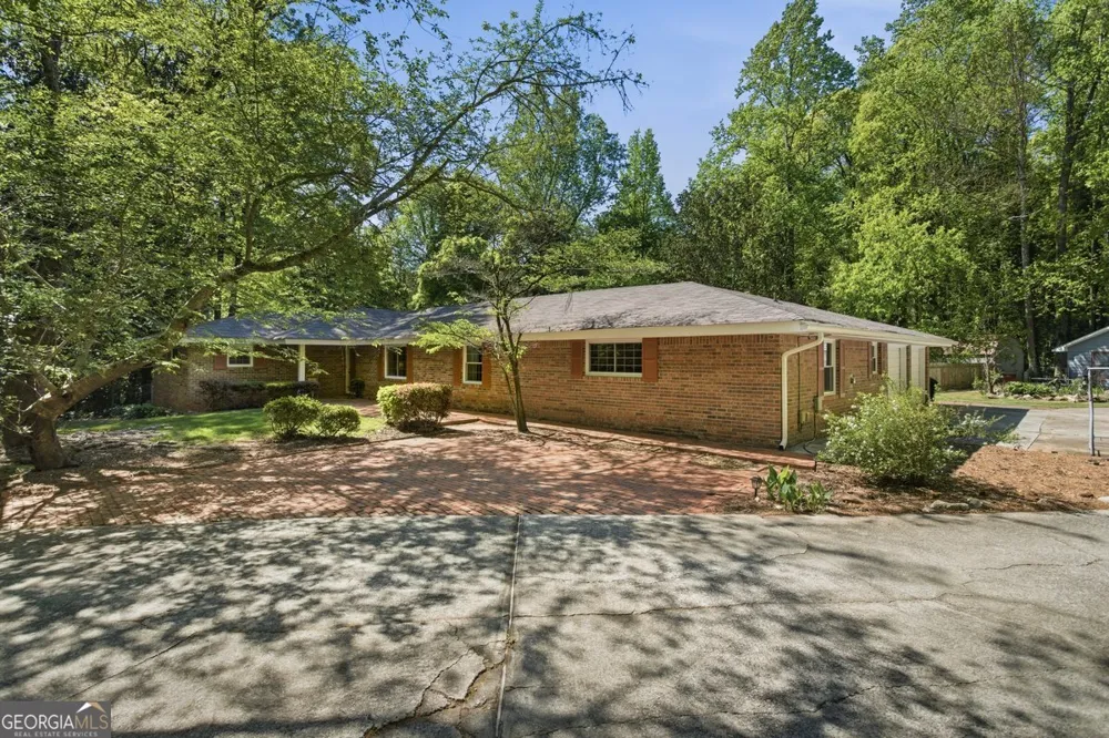 2907 Glad Dale DR SE Conyers, GA 30094