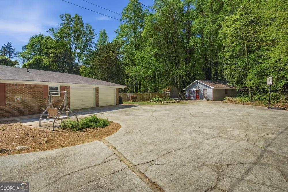 2907 Glad Dale DR SE Conyers, GA 30094