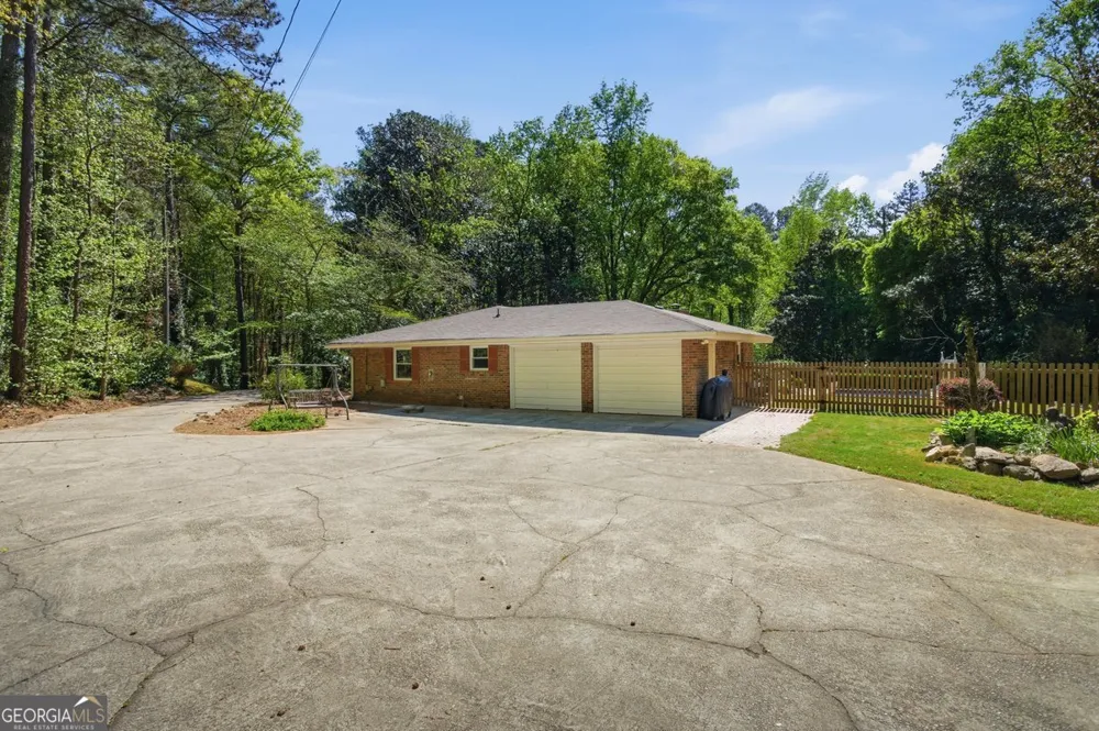 2907 Glad Dale DR SE Conyers, GA 30094