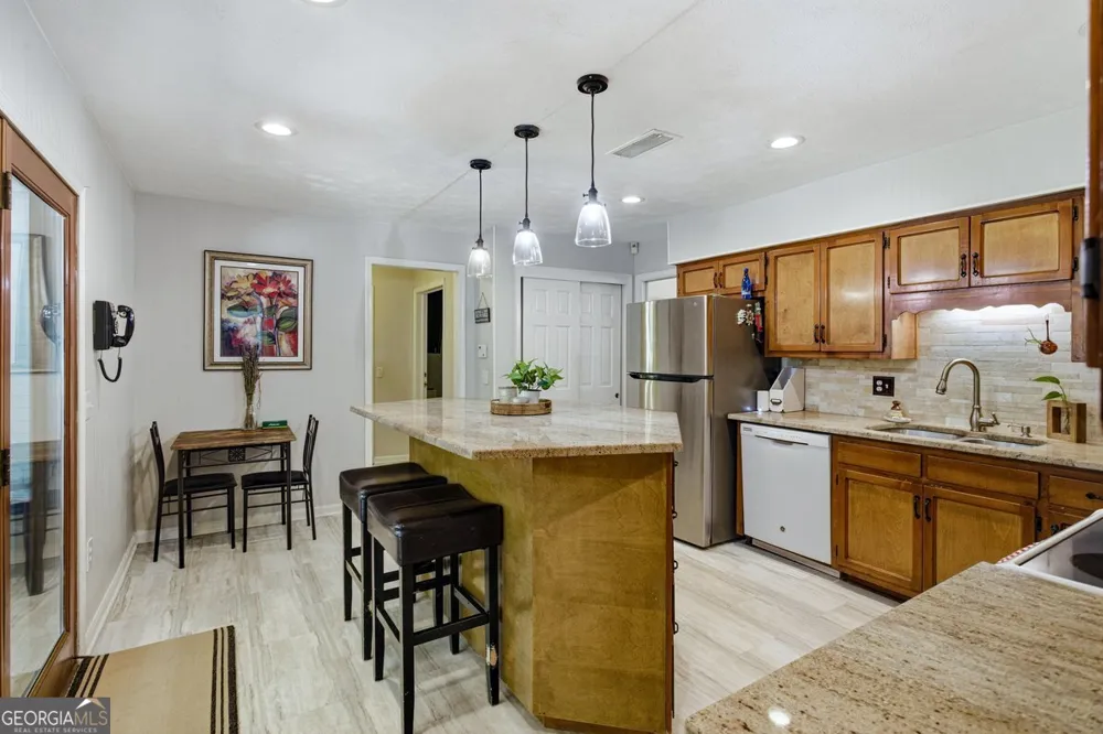 2907 Glad Dale DR SE Conyers, GA 30094