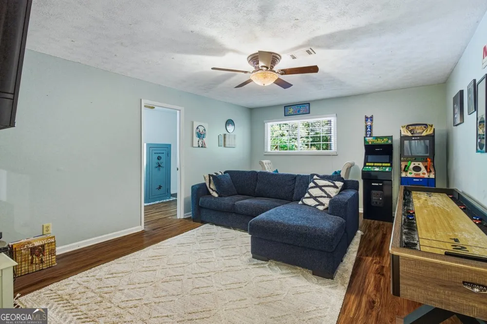 2907 Glad Dale DR SE Conyers, GA 30094