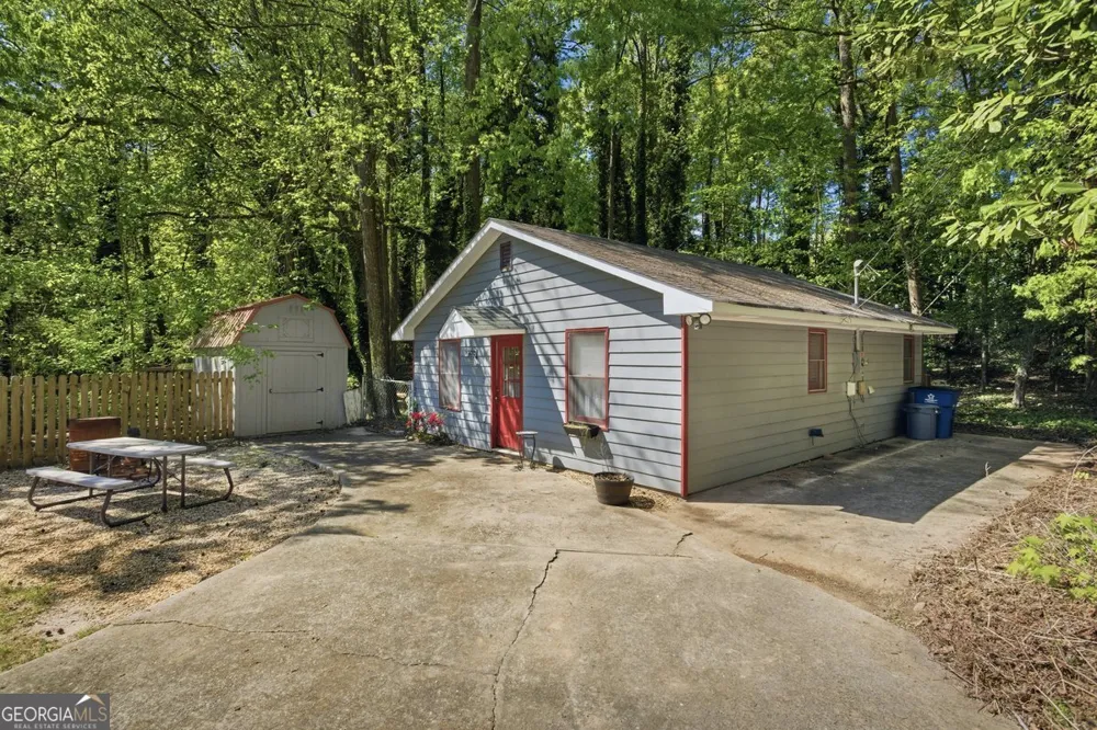 2907 Glad Dale DR SE Conyers, GA 30094