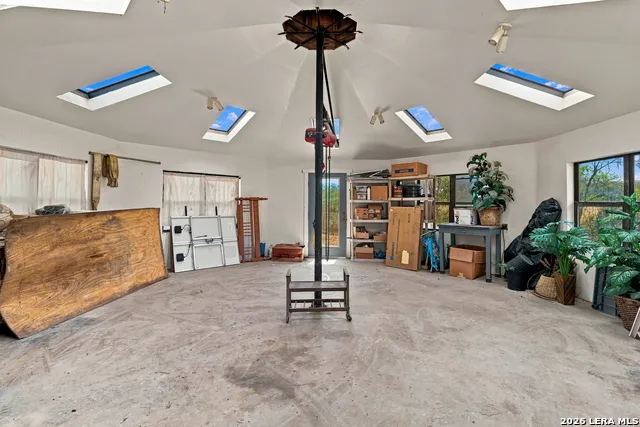875 County Road 327 Pleasanton, TX 78064