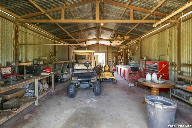 875 County Road 327 Pleasanton, TX 78064