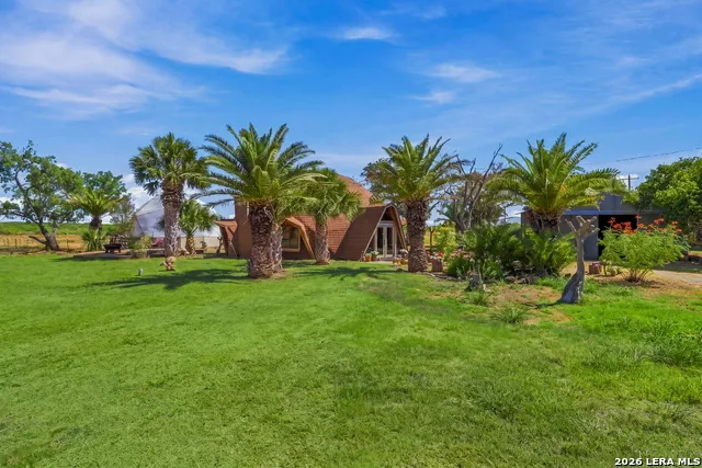 875 County Road 327 Pleasanton, TX 78064