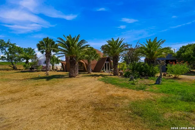 875 County Road 327 Pleasanton, TX 78064