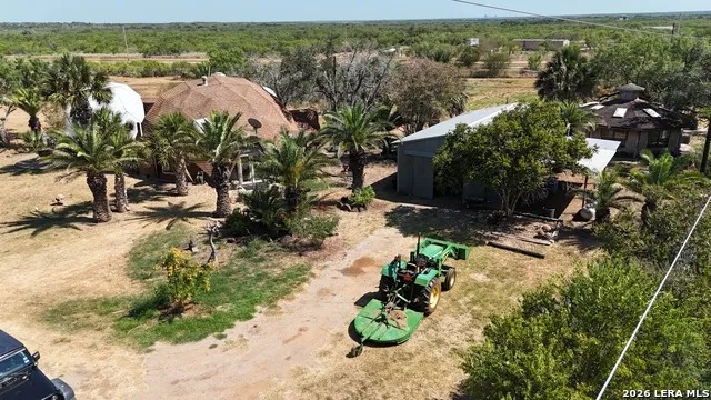 875 County Road 327 Pleasanton, TX 78064