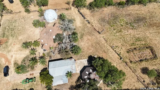 875 County Road 327 Pleasanton, TX 78064