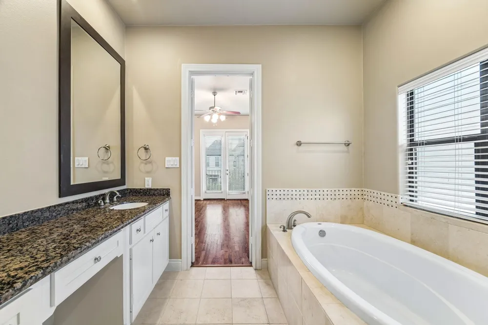 2617 Capitol Street Houston, TX 77003