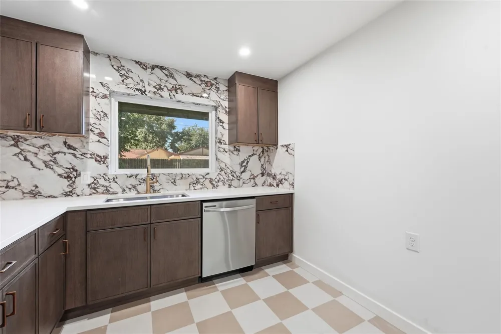 4709 Nina Lee Lane Houston, TX 77092