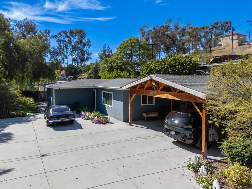 1720 Weaver Street San Diego, CA 92114