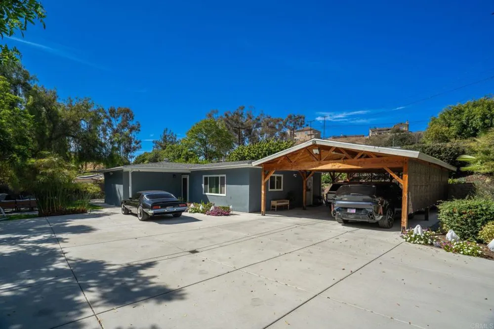 1720 Weaver Street San Diego, CA 92114