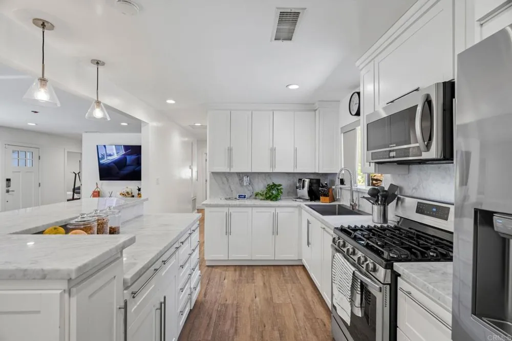 1720 Weaver Street San Diego, CA 92114