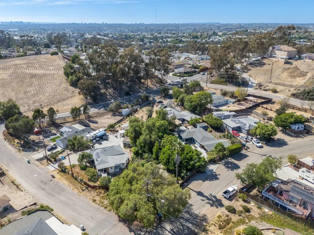 1720 Weaver Street San Diego, CA 92114