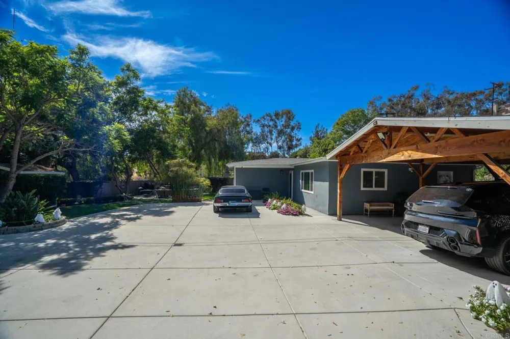 1720 Weaver Street San Diego, CA 92114