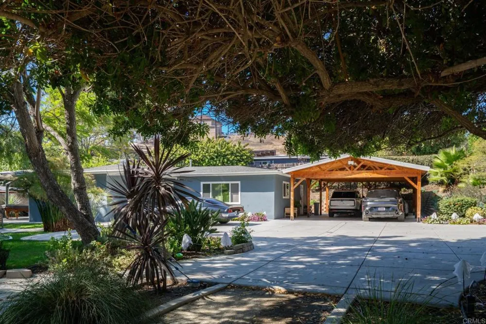 1720 Weaver Street San Diego, CA 92114