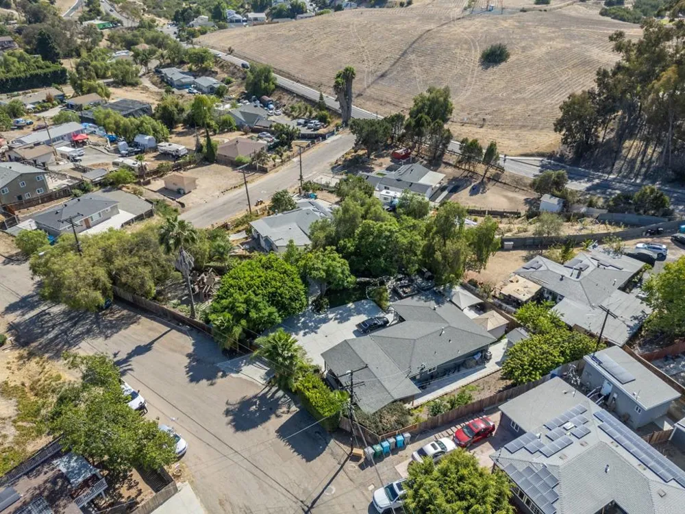 1720 Weaver Street San Diego, CA 92114