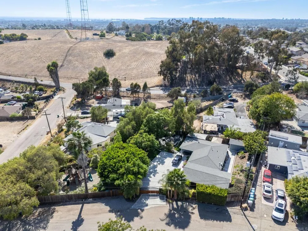 1720 Weaver Street San Diego, CA 92114