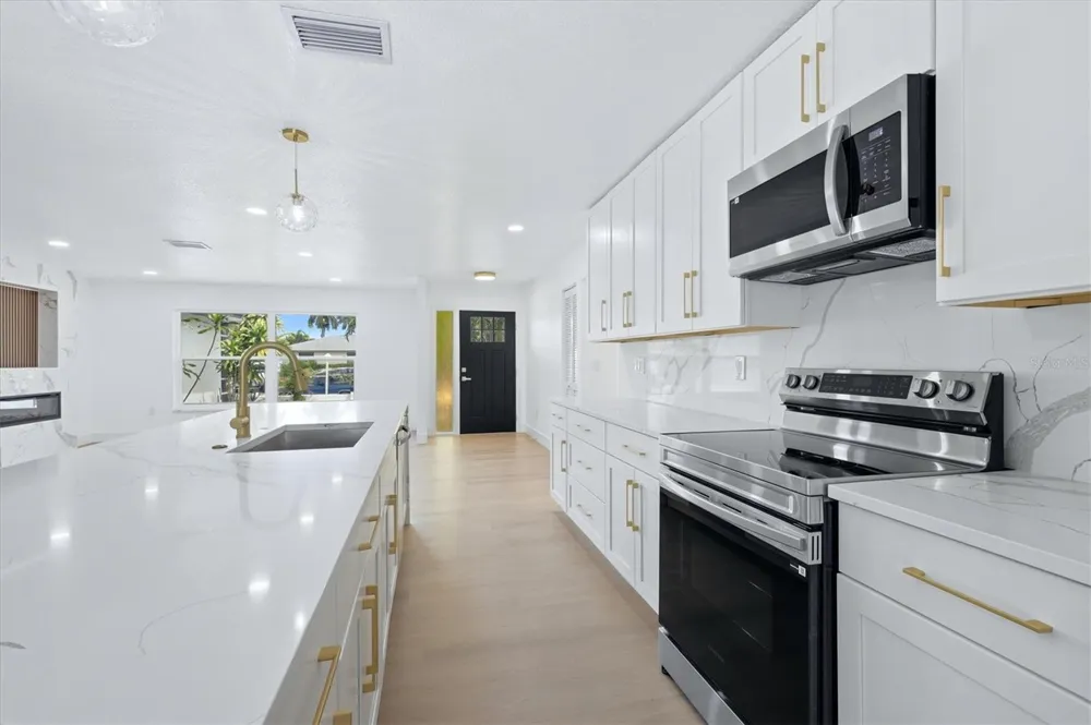 1120 78TH STREET NW Bradenton, FL 34209