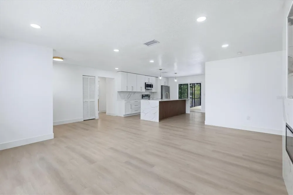 1120 78TH STREET NW Bradenton, FL 34209