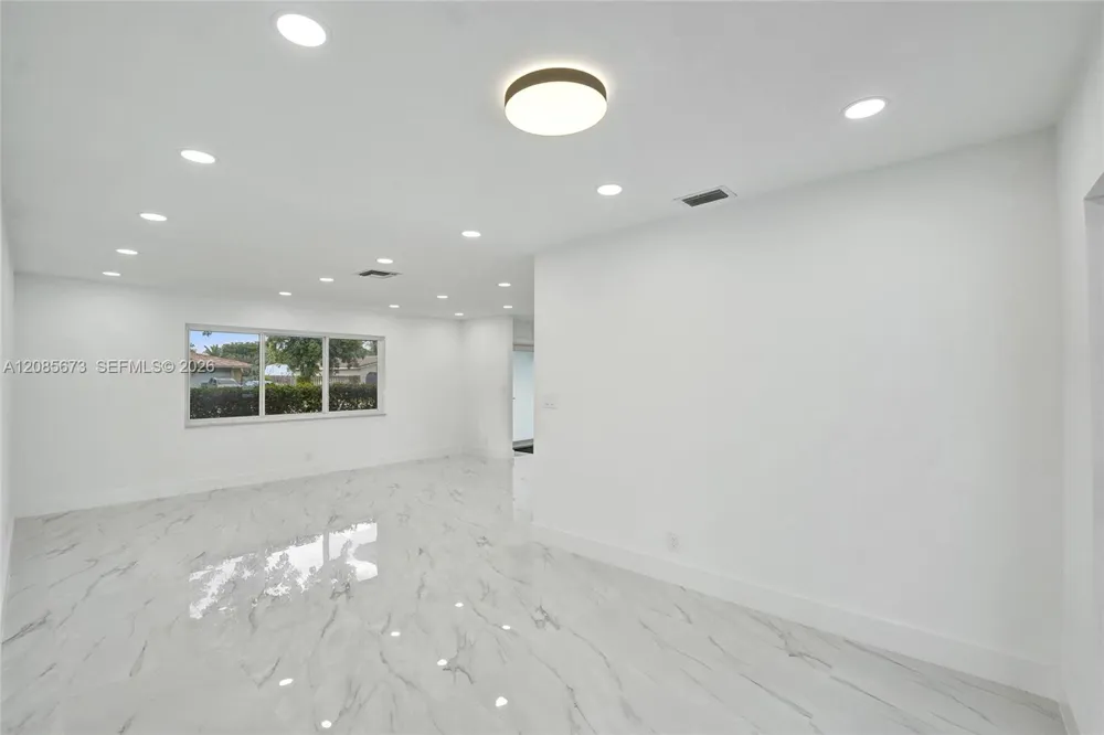 10601 NW 43rd Ct Coral Springs, FL 33065