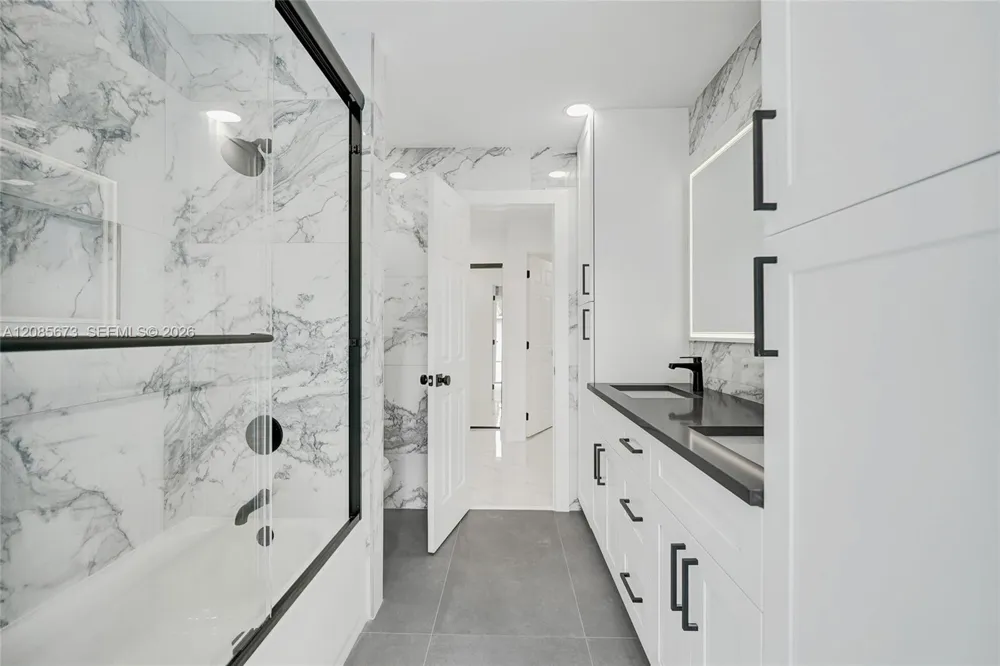10601 NW 43rd Ct Coral Springs, FL 33065