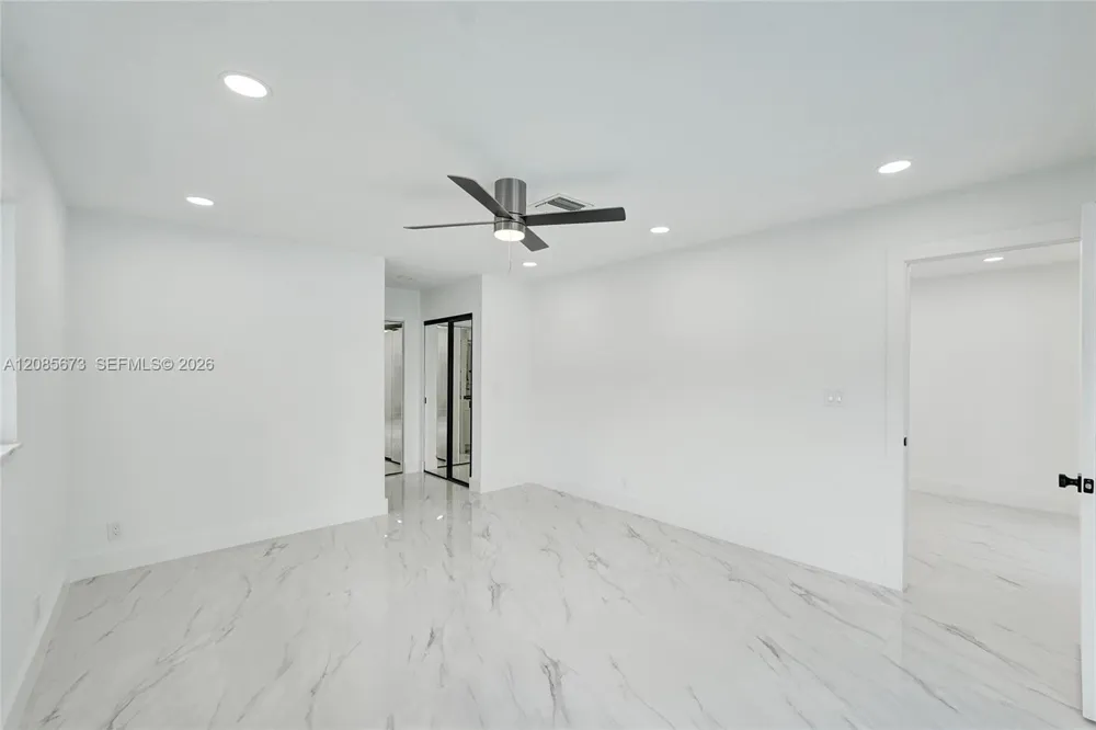 10601 NW 43rd Ct Coral Springs, FL 33065