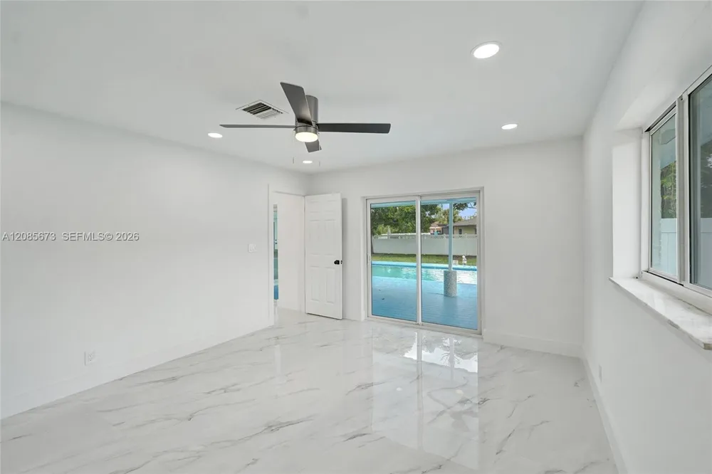 10601 NW 43rd Ct Coral Springs, FL 33065