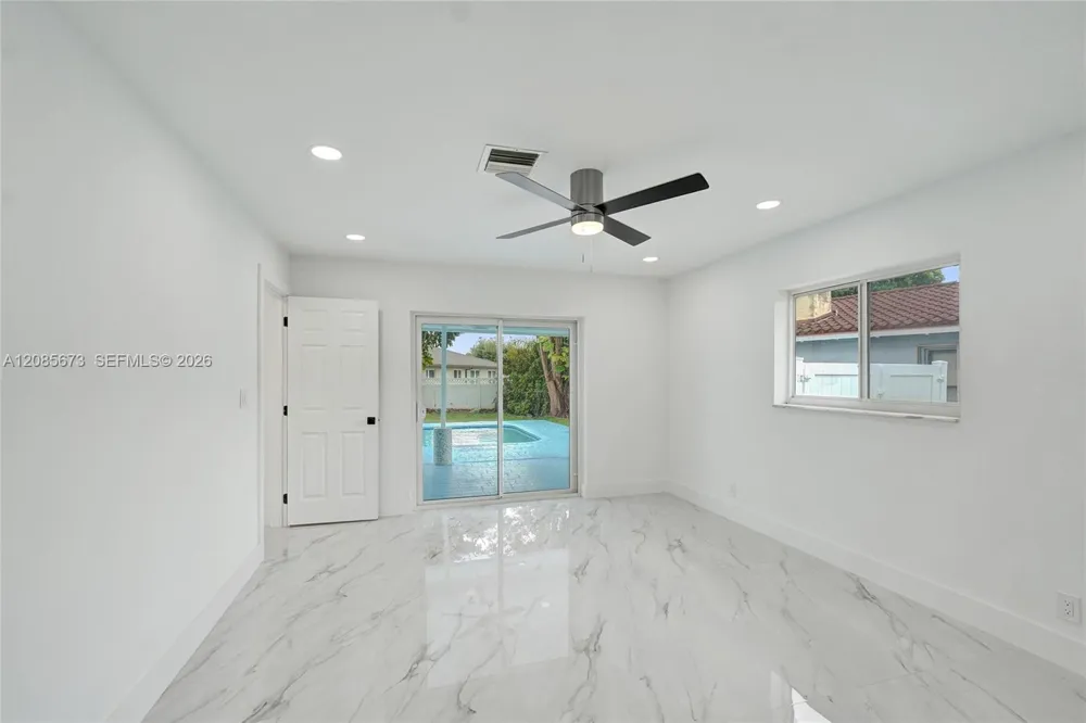 10601 NW 43rd Ct Coral Springs, FL 33065