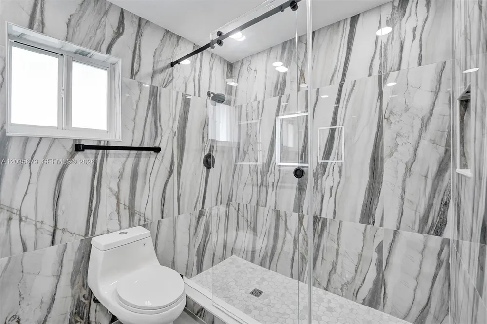 10601 NW 43rd Ct Coral Springs, FL 33065
